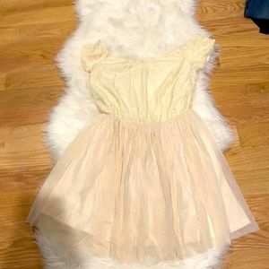 White dress side US 6